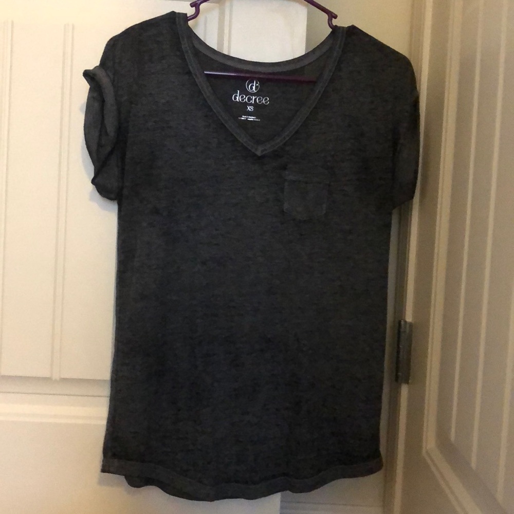 Decree dark grey tee